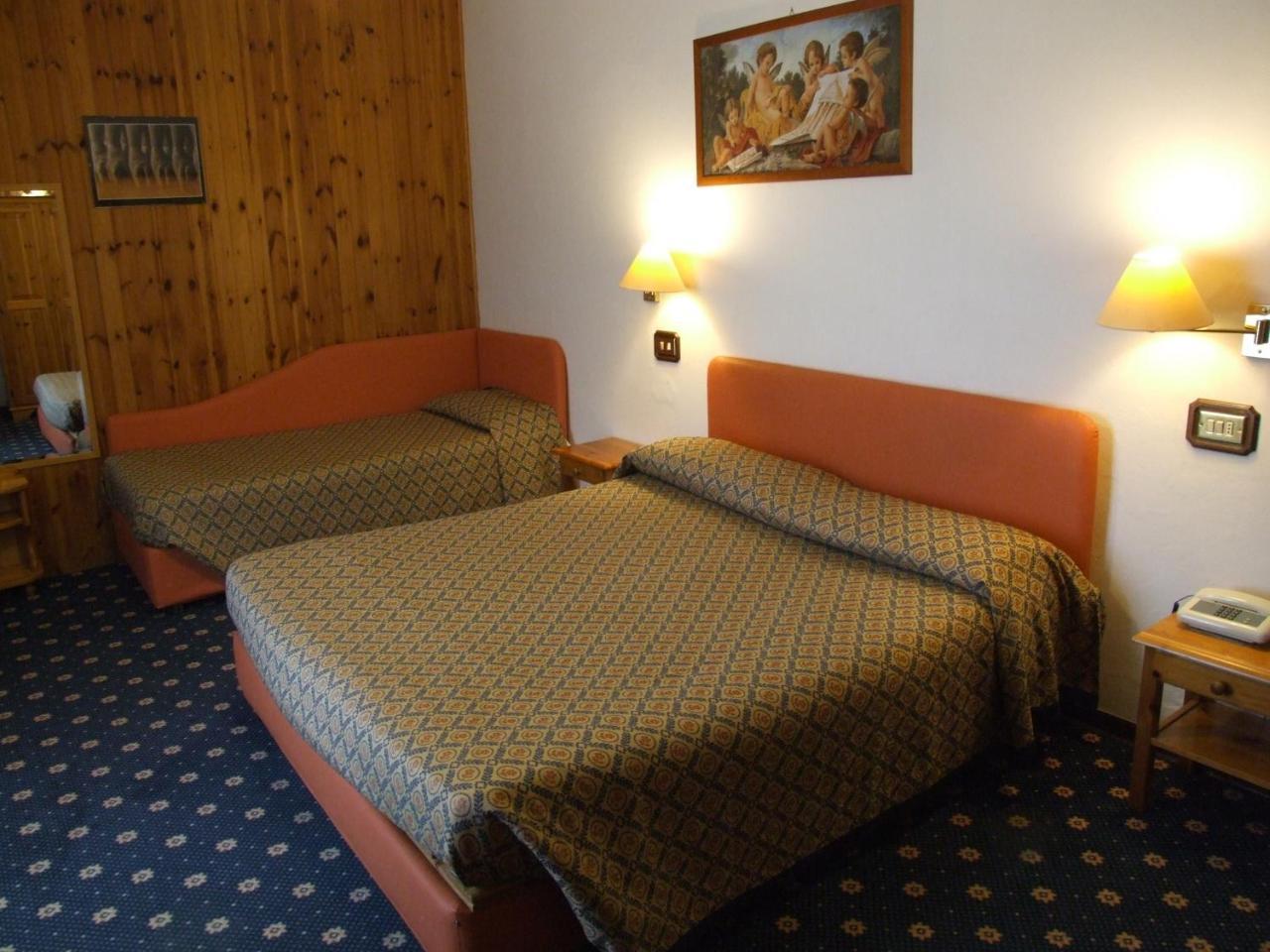 Hotel Cimone Риолунато Стая снимка